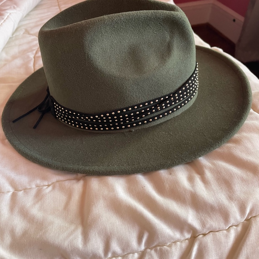Felt Hat - Picture 2 of 3